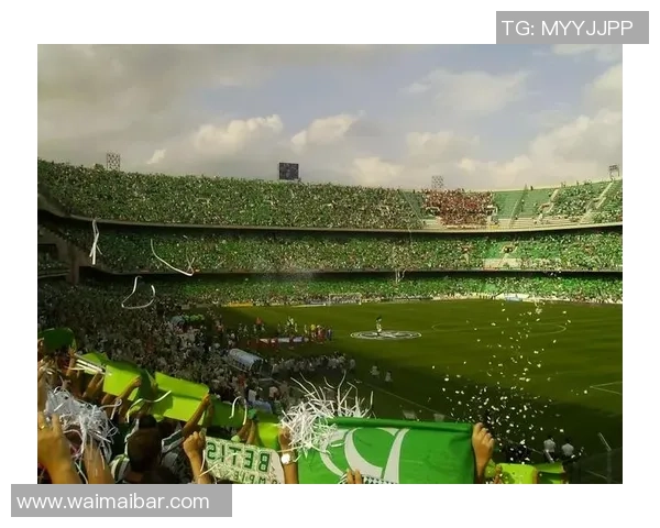 传奇足球明星依然活跃在绿茵场上的精彩瞬间与故事